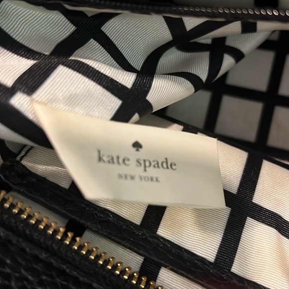 Like new! Black and Cream Kate Spade Satchel - Picture 6 of 6